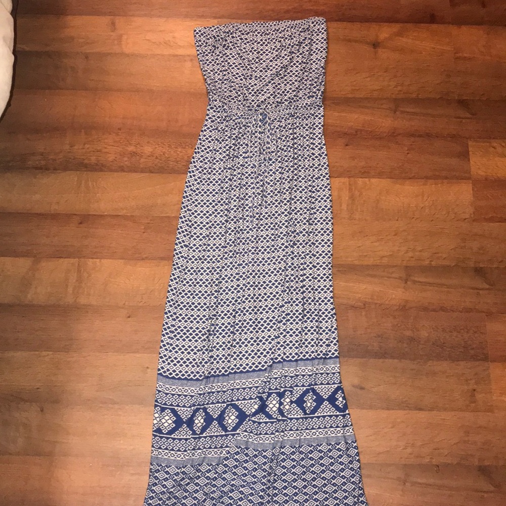 Flattering maxi dress, worn a handful of times